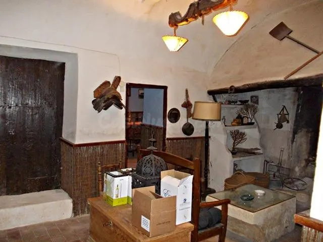 Casa histórica para reformar con muchas posibilidades - foto 2