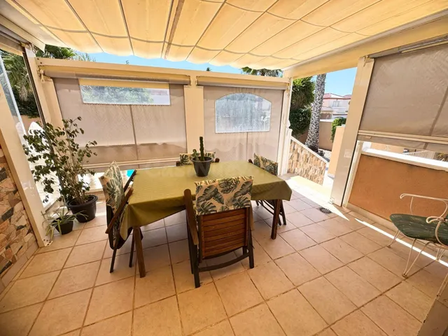 Espectacular villa independiente con piscina privada en La E - foto 3