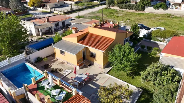 INTERESANTE CHALET A 2 KM DE LLIRIA - foto 3