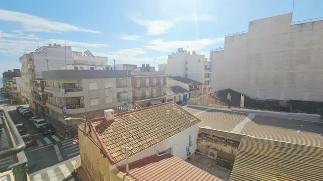 Amplio piso en el centro y a dos minutos de la playa de Guar - foto 4