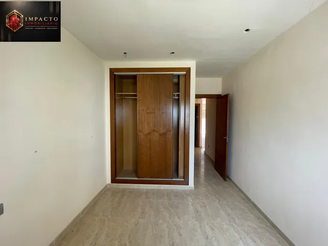 Piso en venta en Avenida Cañada Julián — 19