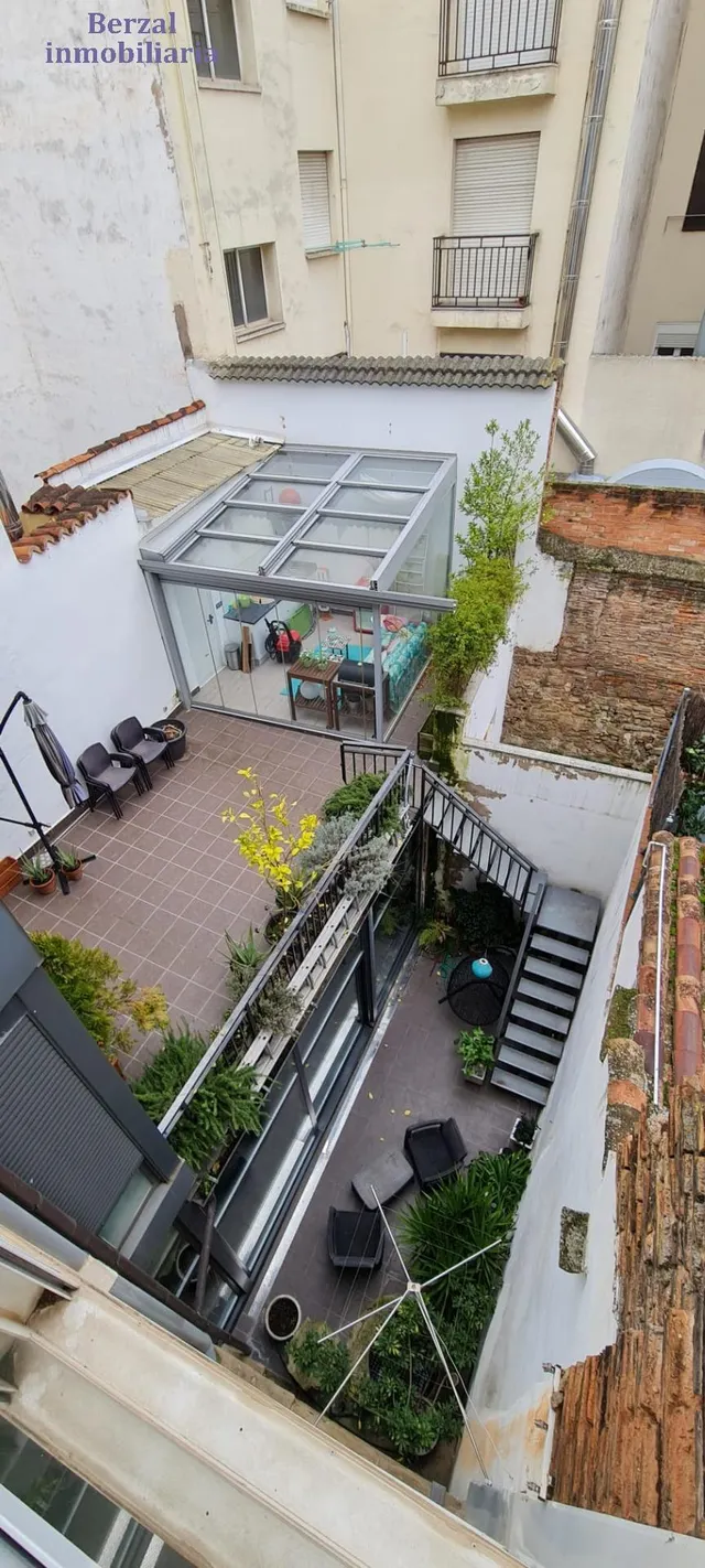 Vivienda SINGULAR en el centro de Logroño.Planta baja, más dos. Terraza de sesenta metros y jardin con pozo. — 20