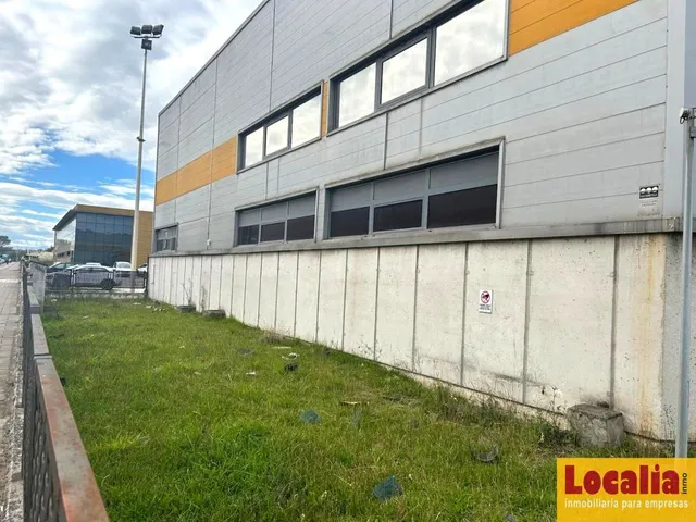 Impresionante Nave Industrial en Nueva Montaña — 11