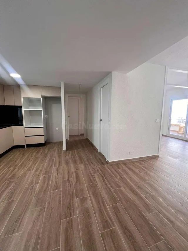Fantastico apartamento totalmente reformado frente al puerto — 3