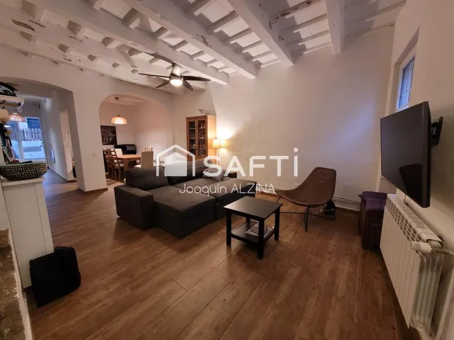 Casa céntrica con patio y 6 habitaciones en Mahón. — 13
