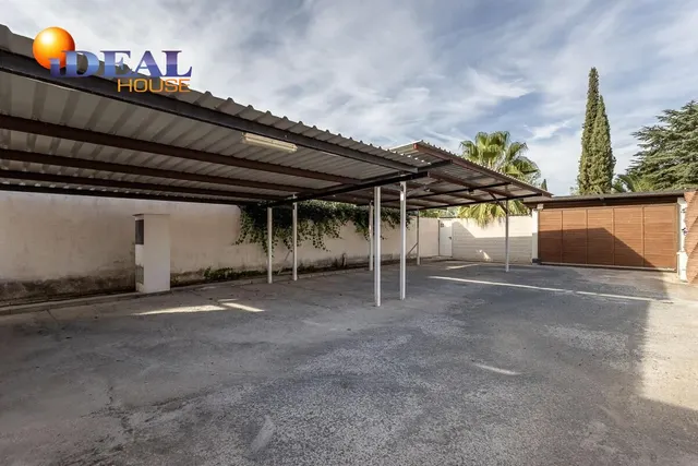 Chalet independiente con pozo propio y placas solares — 34