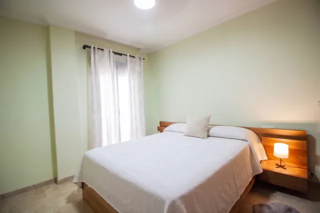 ¡Tu nuevo hogar en Bormujos! Magnífico chalet en alquiler con patio. — 43