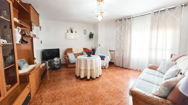 ¡¡ GRAN OPORTUNIDAD EN MEDINA AZAHARA !! PISO EXTERIOR DE TR - foto 2