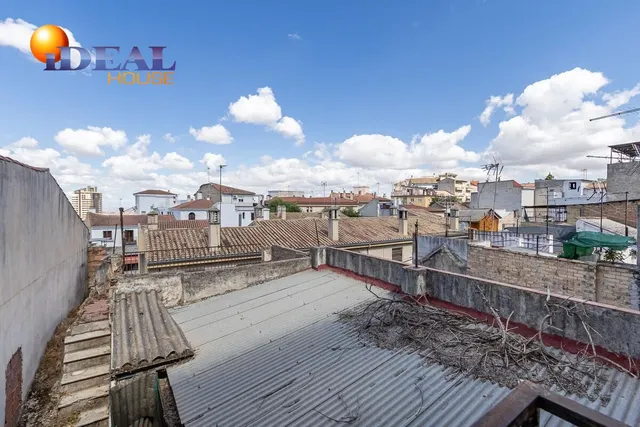 CASA 640 M2 EN CARRETERA DE MURCIA, ALBAYCIN. — 34