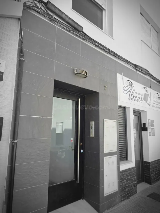 Venta Flash: Piso en Chiclana de la Frontera (Cádiz) – 2 dormitorios y 56 m2 ¡OPORTUNIDAD FLASH! Inmueble en periodo de venta especial hasta el 21 de octubre de 2026. — 2
