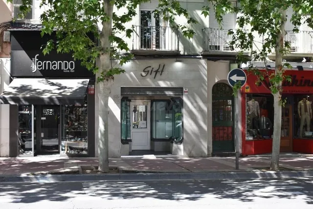 Local de 50 m2 en Av Madrid, frente al Mercado Delicias y ju