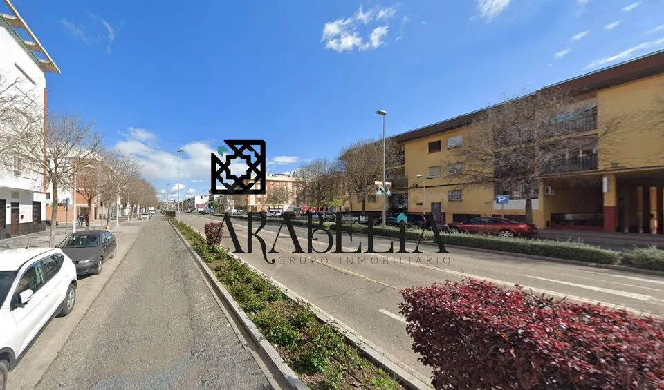 Amplio Piso en Córdoba - Ideal para Entrar a Vivir por €169.900