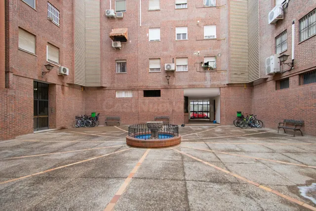 Piso en magnífica ubicación junto a la calle Arjona - foto 2