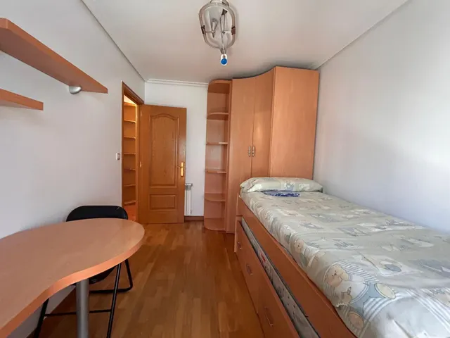 Se alquila piso centrico — 17