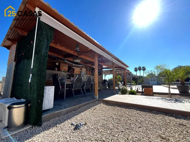 Chalet en Dolores con piscina climatizada, casa de invitados, paneles solares y mucho más — 5