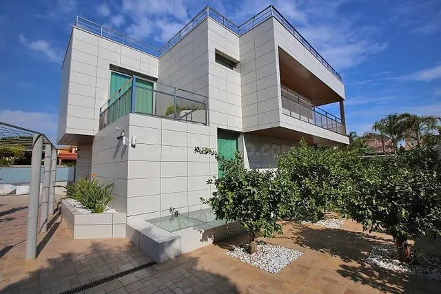 Impresionante Chalet Seminuevo en La Zenia, Orihuela Costa - foto 3