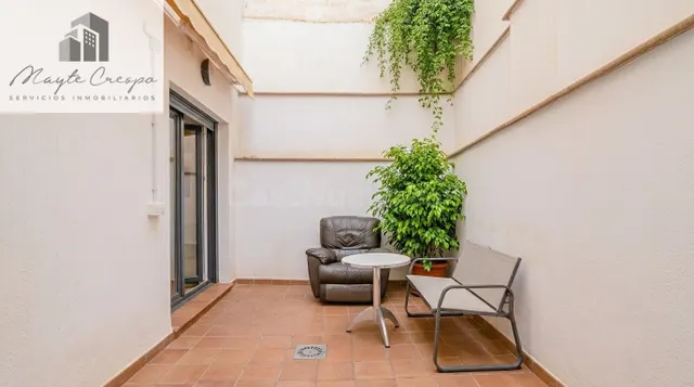 Precioso duplex moderno con patio — 2