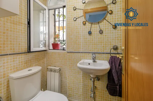 ¡Tu nuevo hogar te espera en Churriana de la Vega! Casa adosada con patio, garaje y futura parada de metro a pocos pasos. — 17