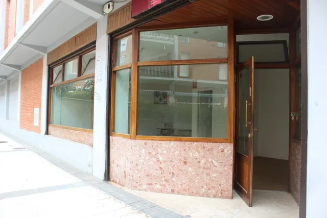 LOCAL EN LA PLAZA SAGASTIEDER — 8