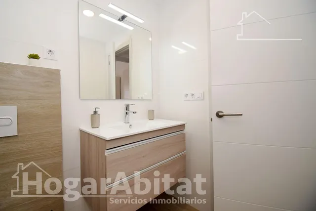 PRECIOSO ÁTICO REFORMADO Y TOTALMENTE EXTERIOR Y CON VISTAS AL PUERTO — 45