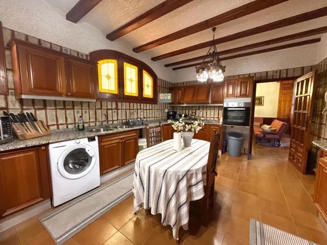 FINCA EXCLUSIVA CON GRAN POTENCIAL EN ELDA — 42