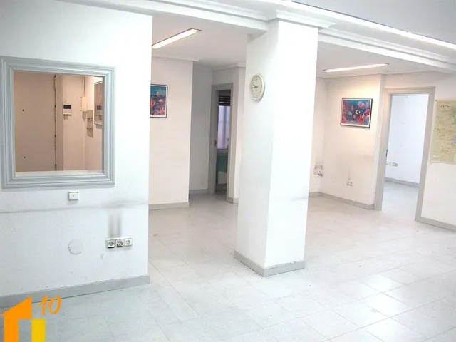 Vivienda en Avd. Arlanzón, zona Hacienda. — 4