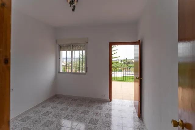 Exclusivo Chalet en Alhaurín el Grande con Piscina y Amplias Vistas — 28