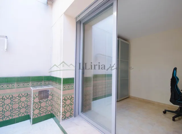 Ref. 04409. Casa de pueblo adosada con amplio patio, terraza y garaje en Vilamarxant. — 37
