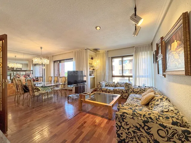 Amplio piso en venta en el corazón de Ávila, zona Centro - foto 5