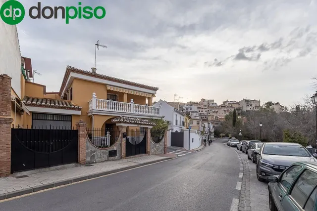 Fantástica casa en bola de oro — 39