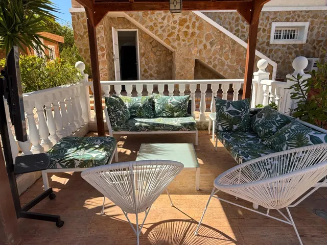 Un chalet totalmente reformado con vistas a la montaña — 5