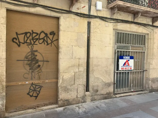 Solar a dos calles en pleno centro de Elche. — 7