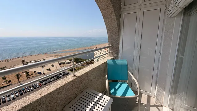 .ESTUDIO CON VISTAS AL MAR EN EMPURIABRAVA — 19