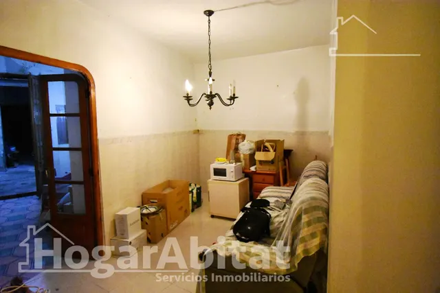 AMPLIA CASA CON TERRAZA PARA REFORMAR — 19
