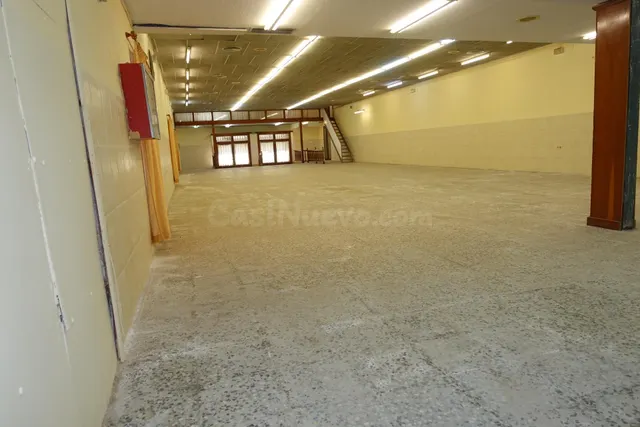 LOCAL-NAVE COMERCIAL - foto 4