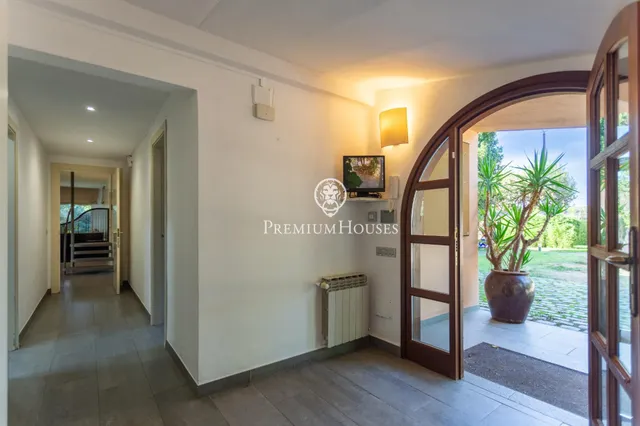 Una finca excepcional para disfrutar del espacio, la privacidad y la naturaleza en venta en Cardedeu — 11
