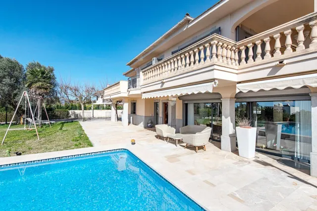 EXCLUSIVA VILLA CON VISTAS A LA BAHÍA DE PALMA EN MARRATXI — 35