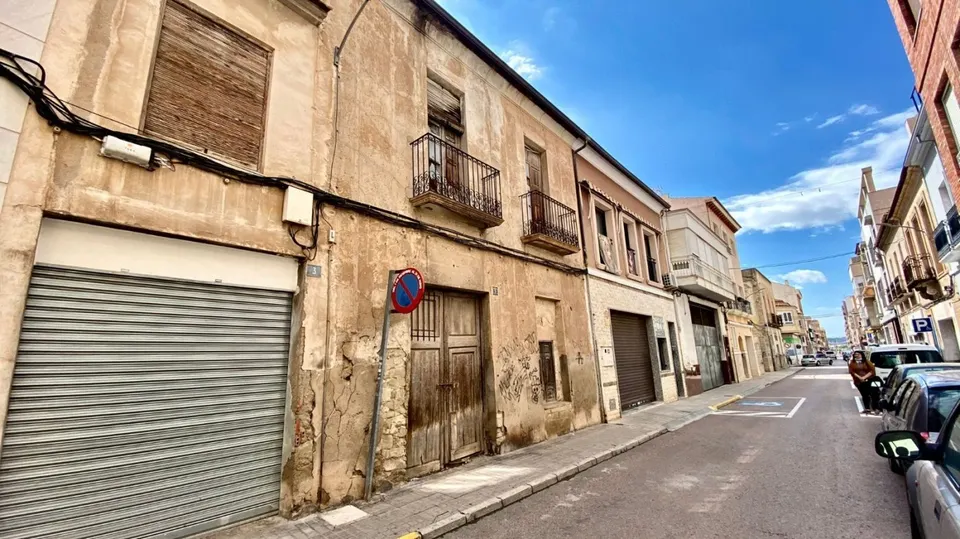 Casa adosada para reformar