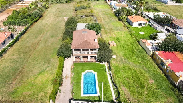 Chalet con piscina y gran parcela en partida senillar – grao de Castellón — 4