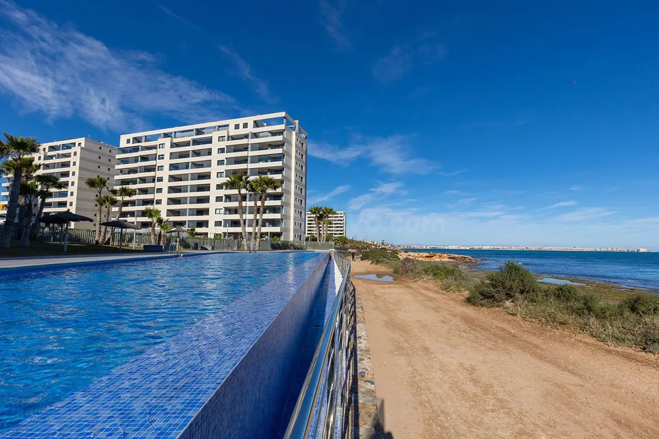 Apartamento 2 habitaciones 122m² en venta - Punta Prima