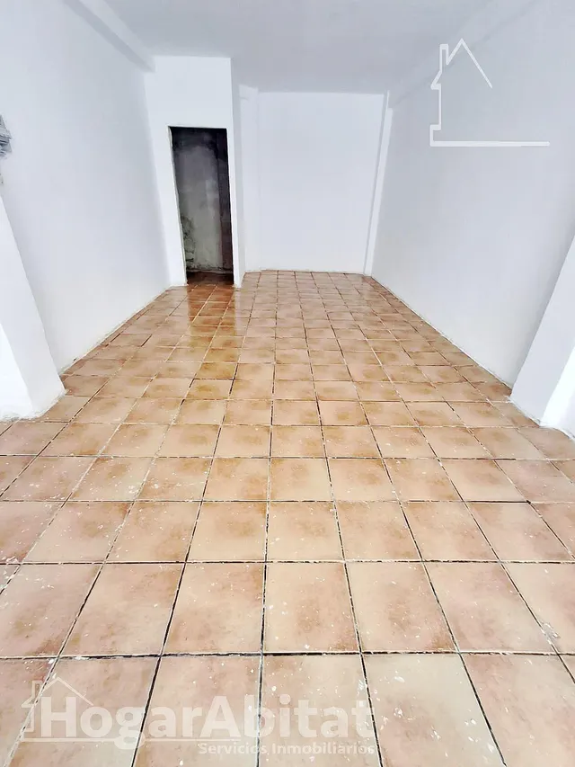 ¡OPORTUNIDAD DE INVERSIÓN! LOCAL COMERCIAL LUMINOSO Y ECONÓMICO PARA REFORMAR — 13