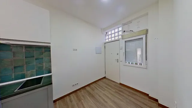 ¡Oportunidad Única! Local totalmente Reformado en Entrevías, Madrid ✨ — 3