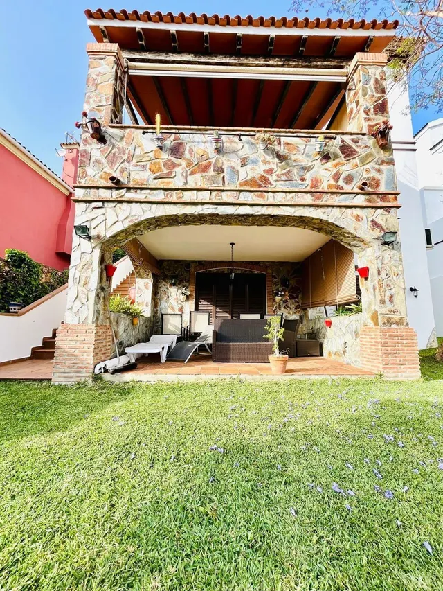 Se vende Chalet con piscina en Getares — 24