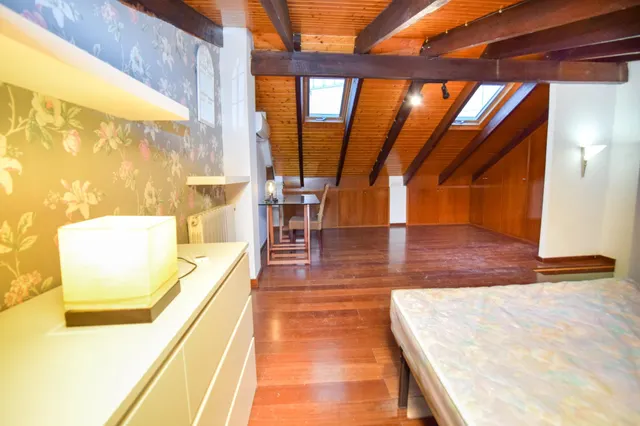 PISO CENTRICO EN EL BARRIO DE ARRANCAPINS. — 27
