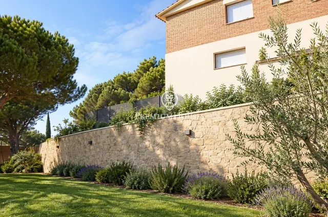 Casa en venta para reformar con vistas al mar en Cabrils — 18