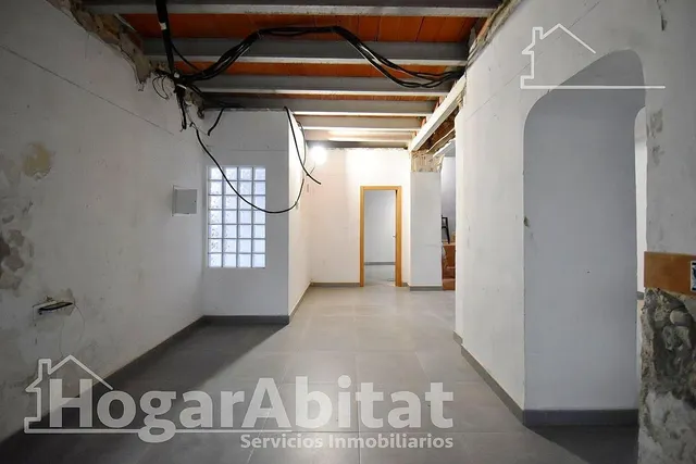 Casa luminosa y esquinera con balcón y dos terrazas, toda am - foto 4