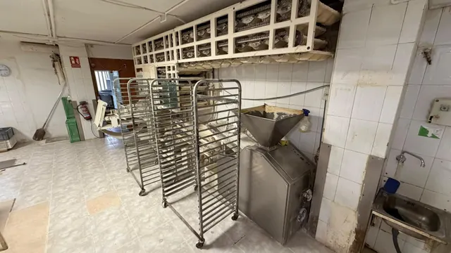 Amplio Local Comercial en Puerto de Castellón por €250,000 — 17