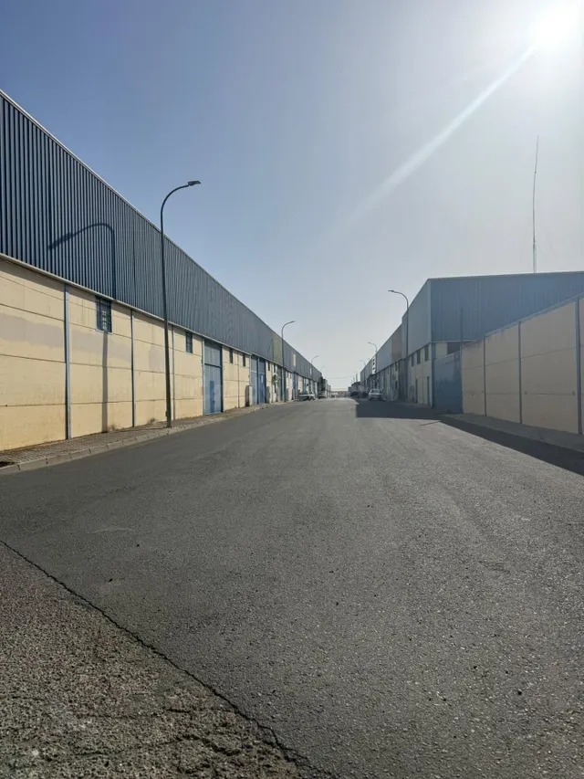 Oportunidad industrial en Guillena: 300 m2 - foto 2