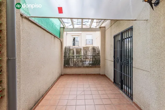 AMPLIA CASA DE 5 DORMITORIOS EN ALHENDÍN, GRANADA — 10