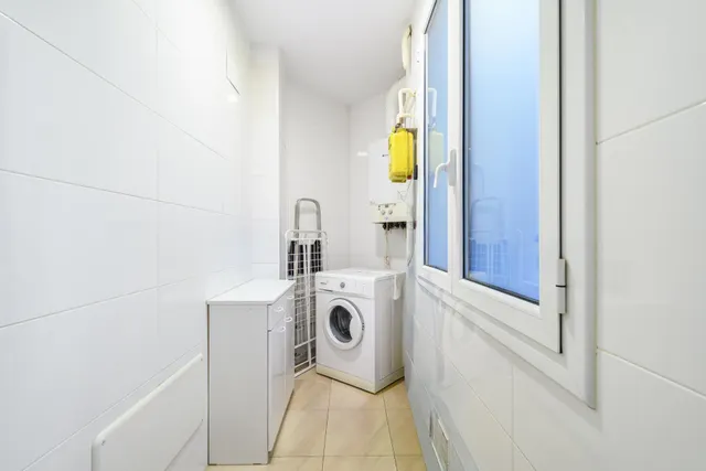 PISO ALTO CON BALCÓN/TERRAZA Y TRES PIEZAS EXTERIORES EN EL EIXAMPLE — 15